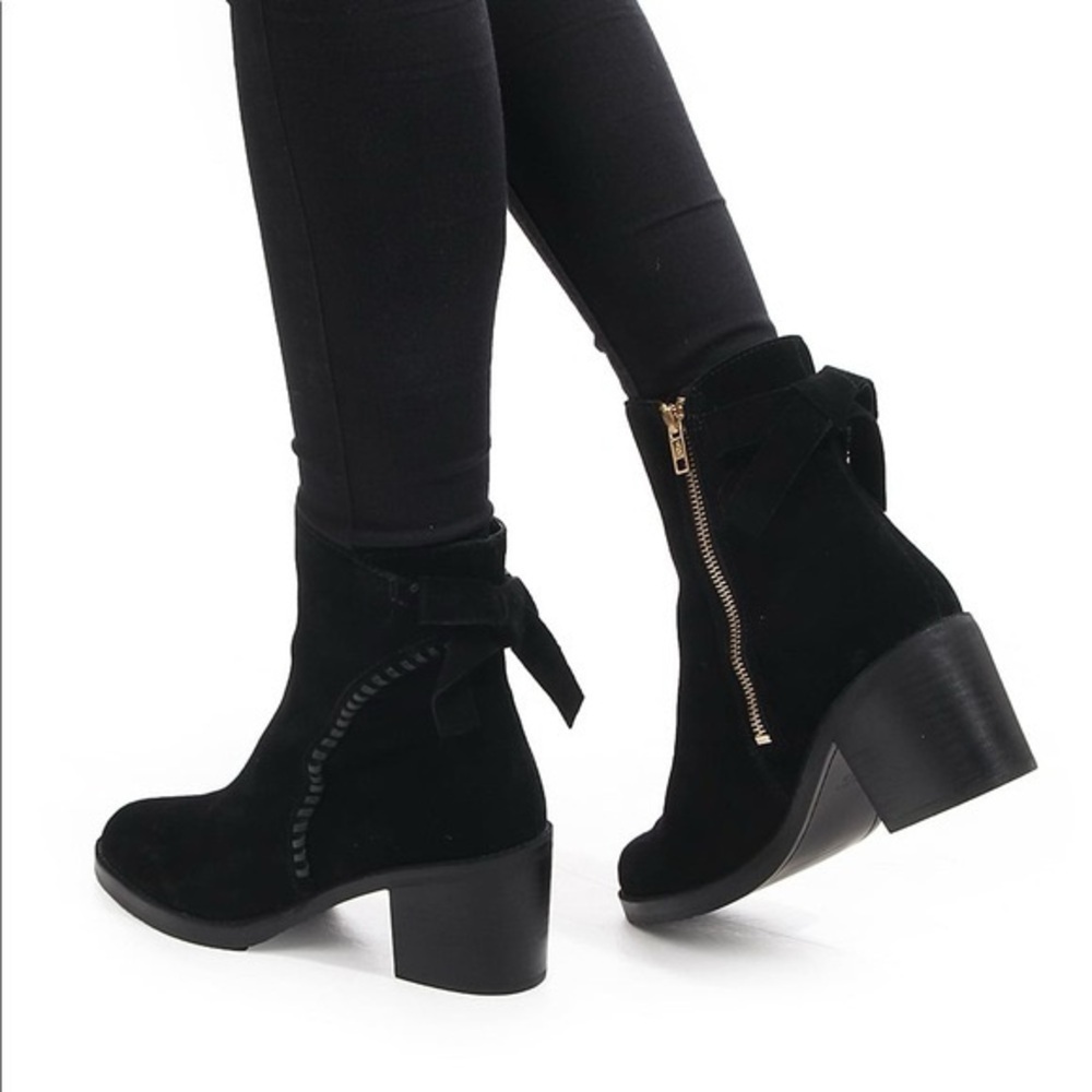 UGG Women’s Black Suede Ankle Booties Block Heel Bow Zip Size 8.5